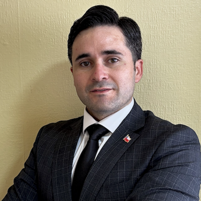 ABOGADO SOCIO - MAXIMILIANO ANDRÉS RIVAS BUSTOS